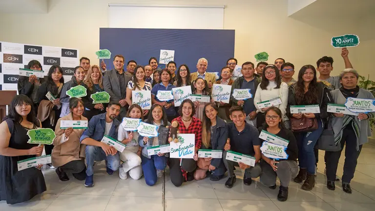 Evento con el personal que fue reconocido./ CBN