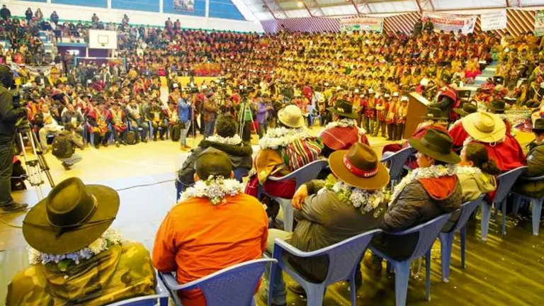 El ampliado de la Confederación Sindical Única de Trabajadores Campesinos de Bolivia (Csutcb) en Achocalla./ OXIGENO.BO