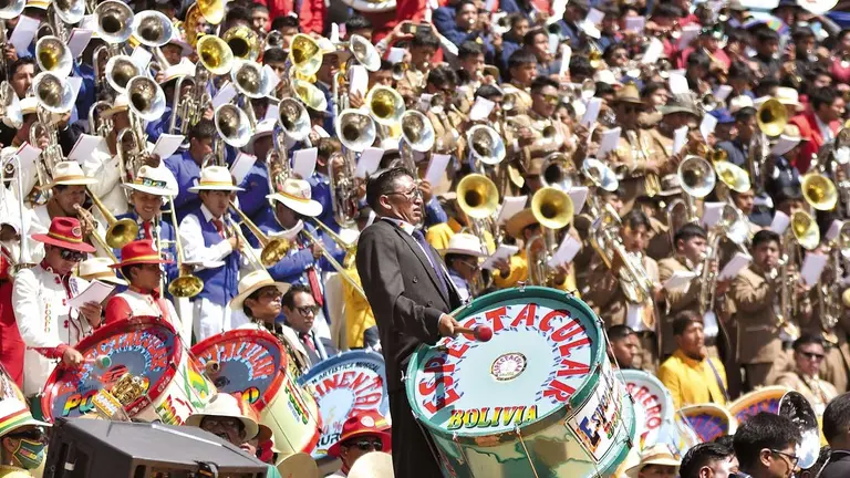 Los músicos se congregaron en la avenida Cívica e interpretaron ritmos nacionales e internacionales./ APG