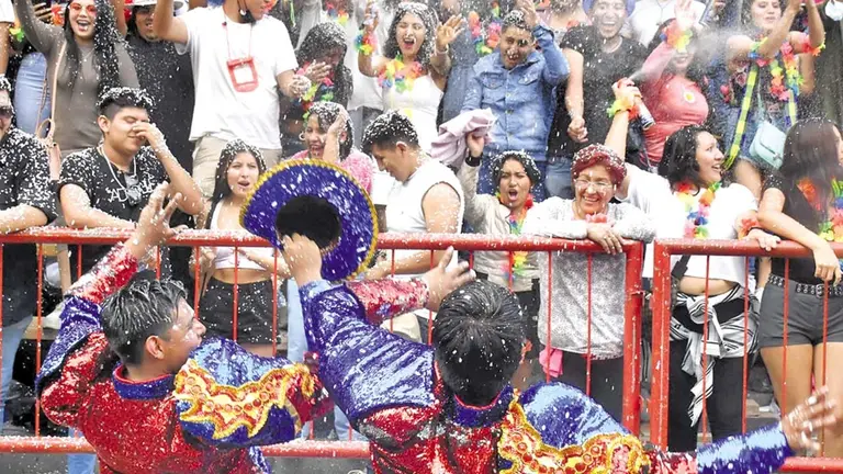 El Corso de Corsos 2023, en Cochabamba./ DICO SOL&Iacute;S