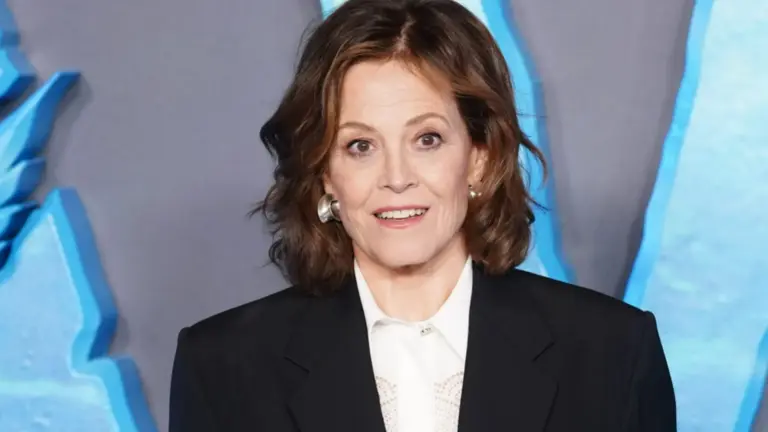 Sigourney Weaver. PL