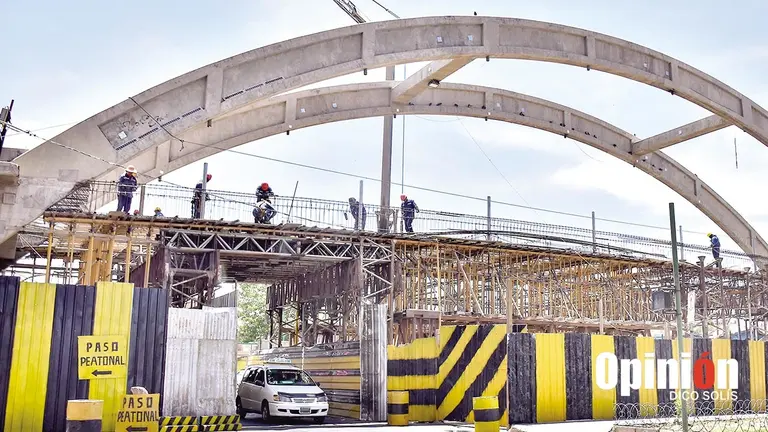 Las obras en la plataforma del denominado Puente Ca&iacute;do./ DICO SOL&Iacute;S