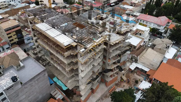 Construcci&oacute;n del edificio municipal. ALCALD&Iacute;A DE COCHABAMBA