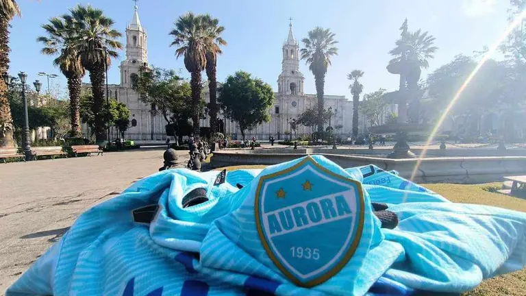 %22Califachos%22 dicen presente en Arequipa. Califachos 14-La banda de Aurora oficial. 