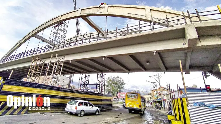 El denominado Puente Ca&iacute;do en la avenida 6 de Agosto./ DICO SOL&Iacute;S