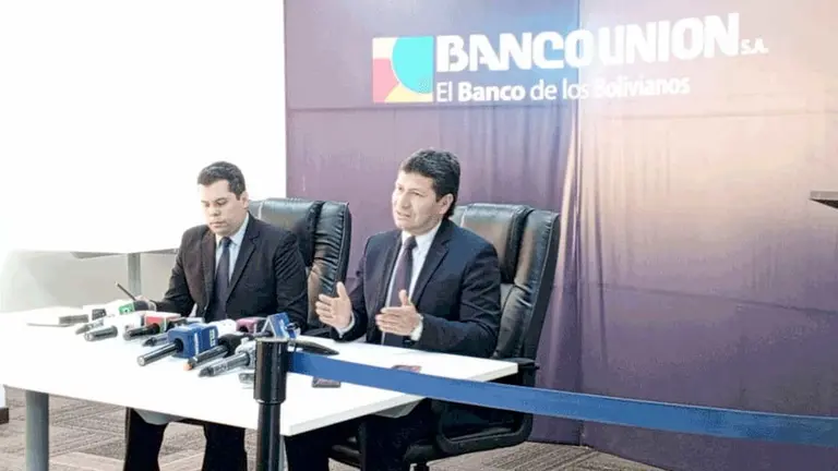 Autoridades del banco en conferencia de prensa./ ERBOL