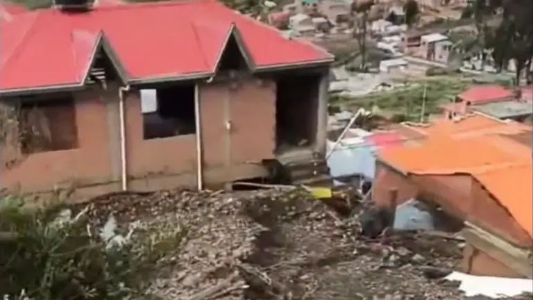 La zona de los deslizamientos en Achocalla, La Paz. URGENTE.BO