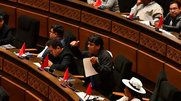 Diputados en el hemiciclo de la ALP. APG