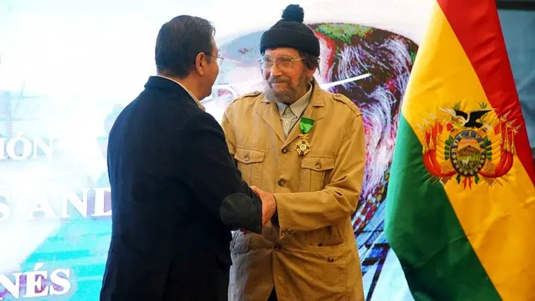 El gran cineasta Jorge Sanjinés recibe el galardón Cóndor de Los Andes./ URGENTE.BO