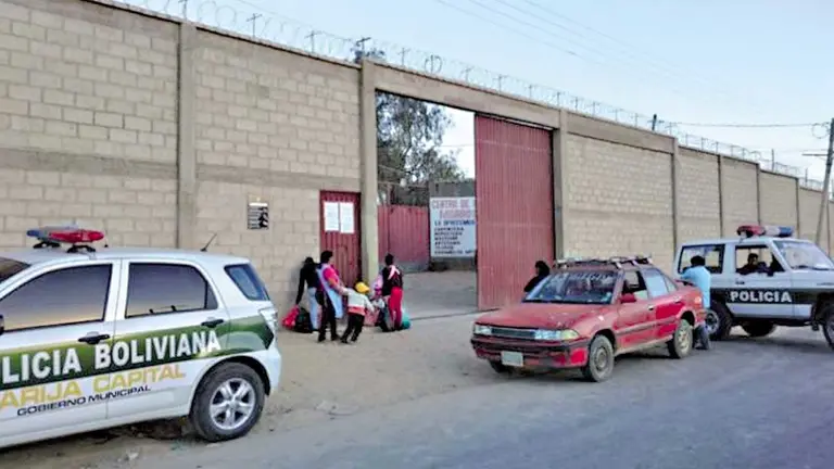 Frontis del penal de Morros Blancos, en Tarija./ FISCAL&Iacute;A