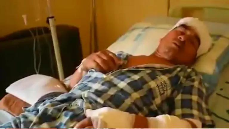 El hombre que luch&oacute; contra el jaguar, malherido tras el incidente. CAPTURA Red Uno