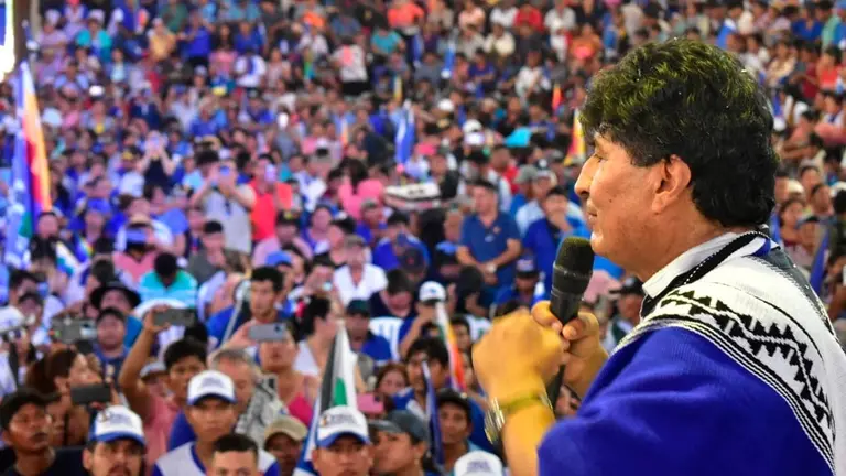 Evo Morales en el ampliado en Cuatro Ca&ntilde;adas que lo ratific&oacute; como candidato presidencial. Evo Morales