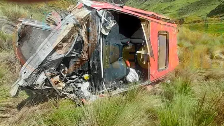 El veh&iacute;culo tras el accidente en Morochata. RRSS