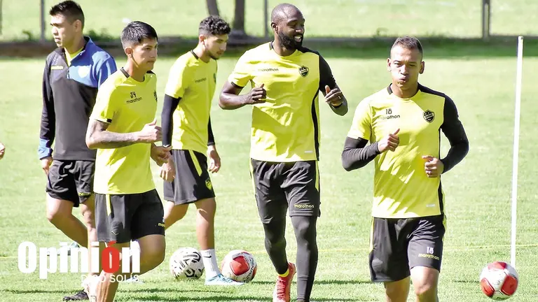 Una imagen de un entrenamiento del Equipo del Pueblo en Alalay./ DICO SOL&Iacute;S