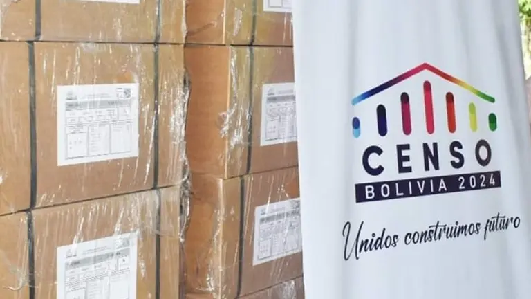 Cajas donde se almacenan las encuestas. ARCHIVO