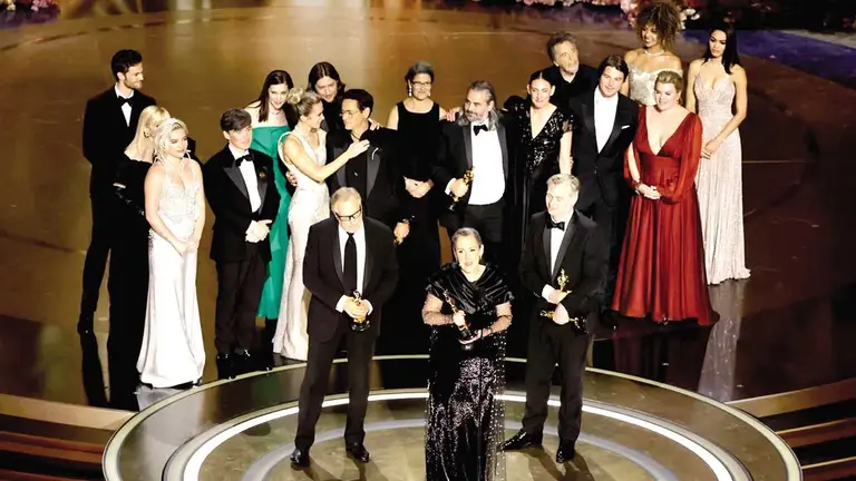 El elenco del filme más premiado de los Oscar 2024, Oppenheimer./ CNN EN ESPAÑOL