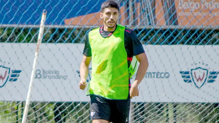 Martín Chiatti, durante una práctica con el Imperio Escarlata en Alalay./ CLUB DEPORTIVO JORGE WILSTERMANN