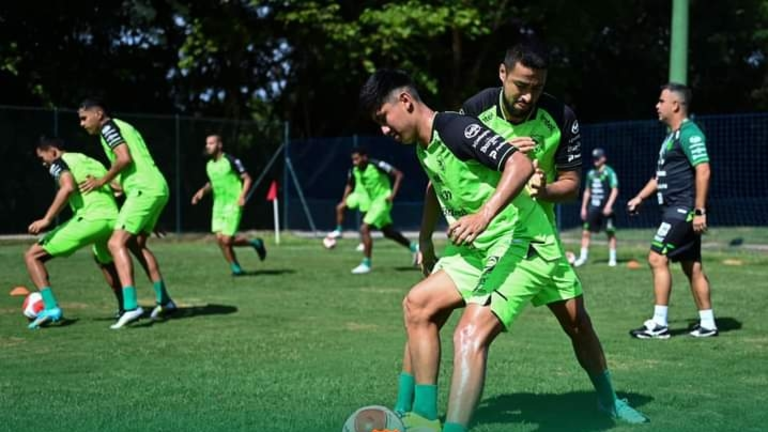 &Uacute;ltimo entrenamiento de la selecci&oacute;n boliviana en Brasil. FBF.