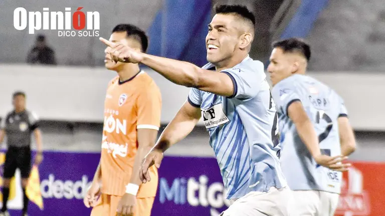 Jugadores de Aurora festejando su goleada./ DICO SOL&Iacute;S