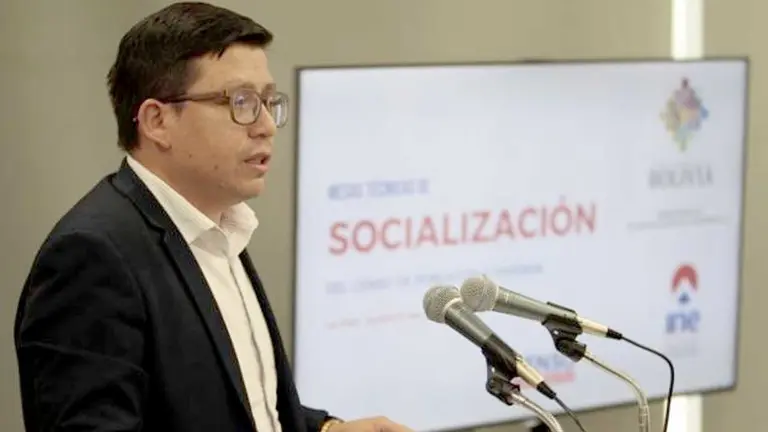 El Ministro de Planificación en conferencia de prensa./ OXIGENO.BO