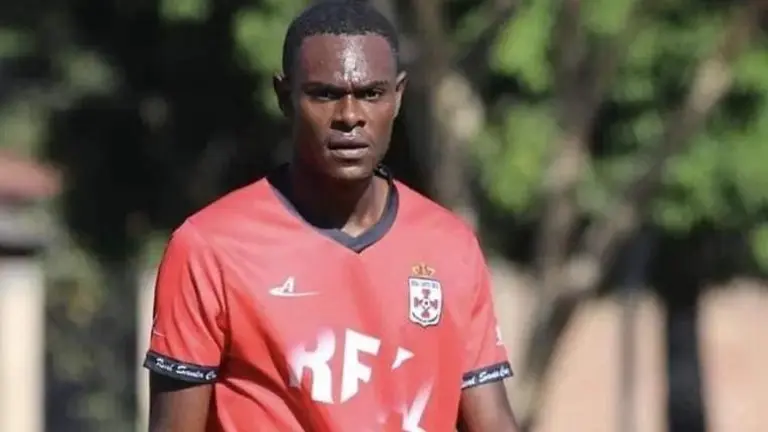 Guillermo Denis Beltr&aacute;n, jugador extinto de Real Santa Cruz. RRSS