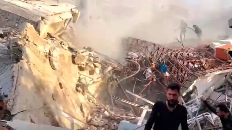 Vista del edificio destruido tras el atentado. TOMADA DE INFOBAE