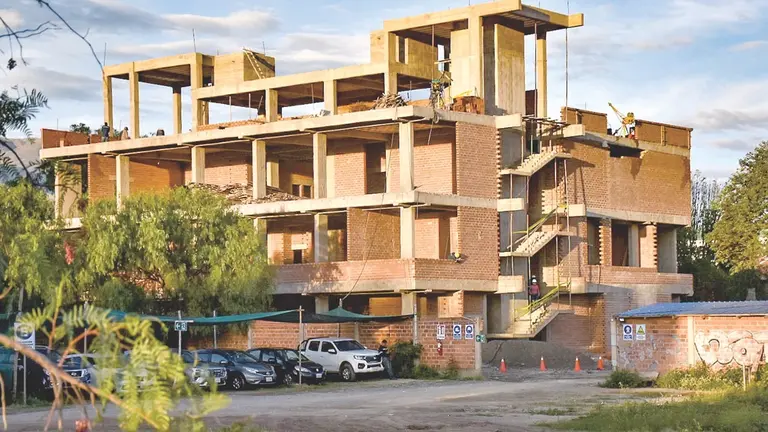 Los avances en la construcción del Centro de Radioterapia, este 2 de abril./ DICO SOLÍS