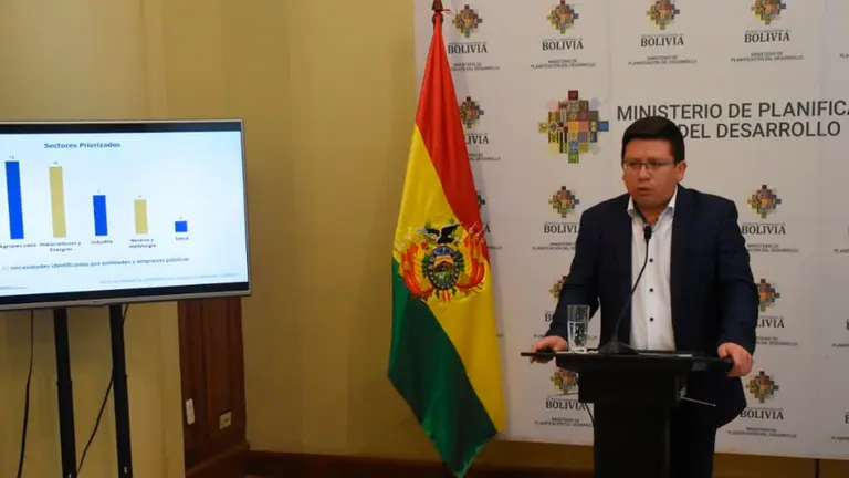 El ministro de Planificaci&oacute;n, en conferencia de prensa./ APG