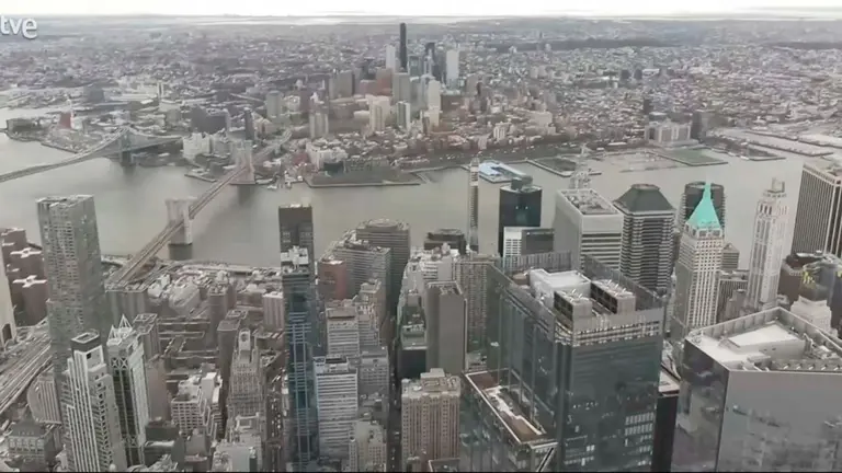 Una toma a&eacute;rea de la ciudad de Nueva York segundos antes del terremoto de este viernes. CAPTURA Rtve