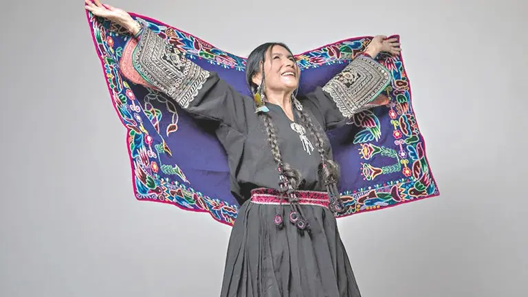 La cantante y compositora potosina Luzmila Carpio./ NORA LEZANO