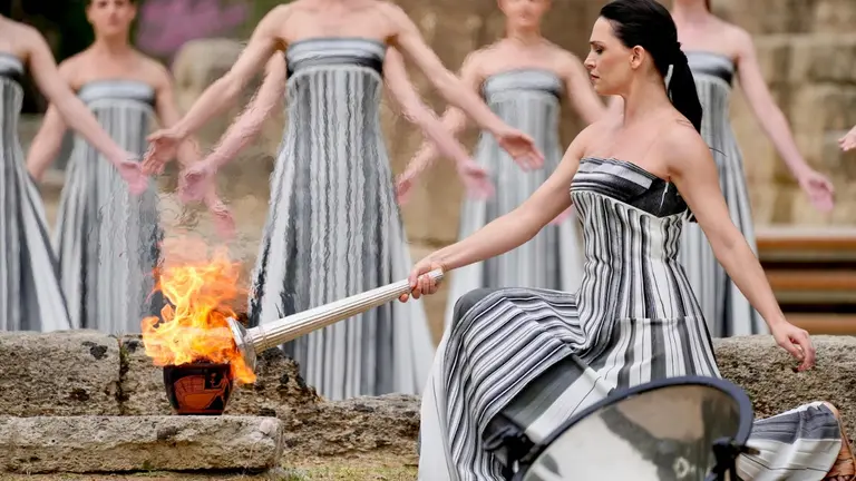 Encendido de la llama Ol&iacute;mpica en Grecia. IOC MEDIA.