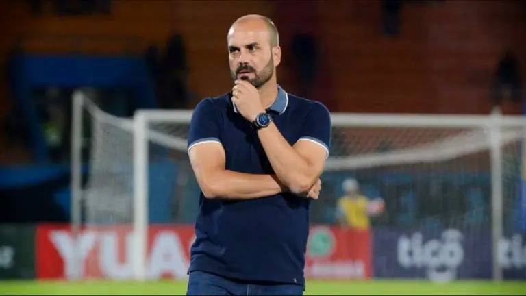 Thiago Leitao, entrenador de San Antonio de Bulo Bulo. FACEBOOK.
