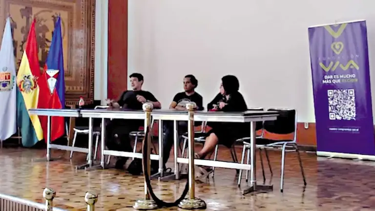 Trascurso de la primera jornada del II Encuentro Internacional de Literatura de Ciencia Ficci&oacute;n./ CAPTURA DE PANTALLA, RRSS. SOCEHI UMSS FACSO