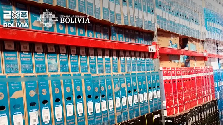 Aduana Nacional comisa 790 televisores de contrabando valuados en más de 1 millón de bolivianos en Oruro./ ADUANA NACIONAL