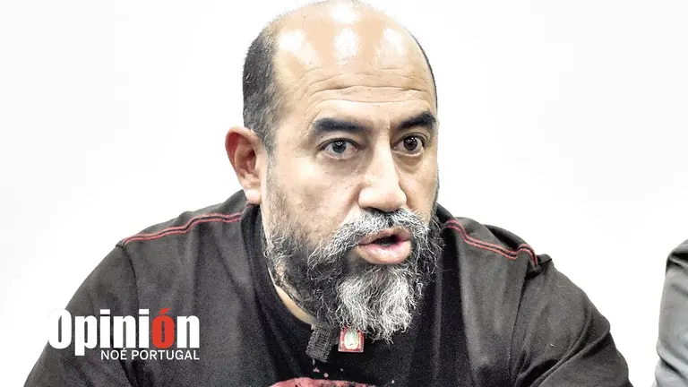 Omar Mustaf&aacute; (titular del Imperio Escarlata) se dirige a los medios de comunicaci&oacute;n./ NO&Eacute; PORTUGAL