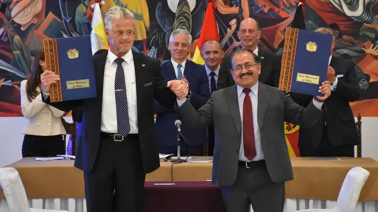 El extinto Juan Carlos Montenegro Blanco (d), exgerente ejecutivo de YLB. ARCHIVO/APG