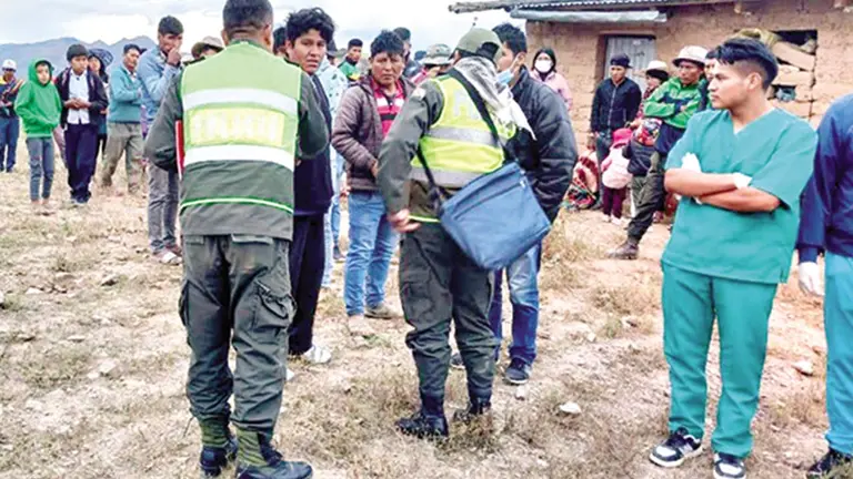 Cuatro de cinco miembros de una familia perdieron la vida tras caída de un rayo en Arque./ POLICÍA