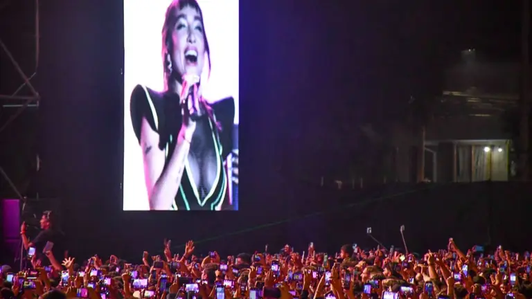 Concierto de la cantante Mar&iacute;a Becerra, en la FEXCO Arena. DICO SOL&Iacute;S