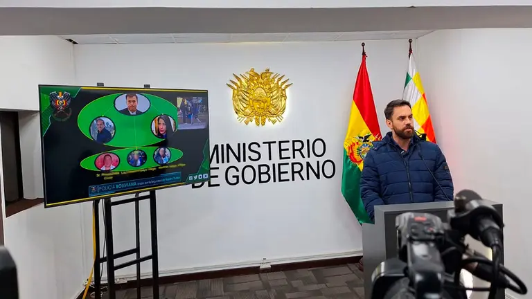 El ministro de Gobierno, Eduardo del Castillo, en conferencia de prensa. ERBOL