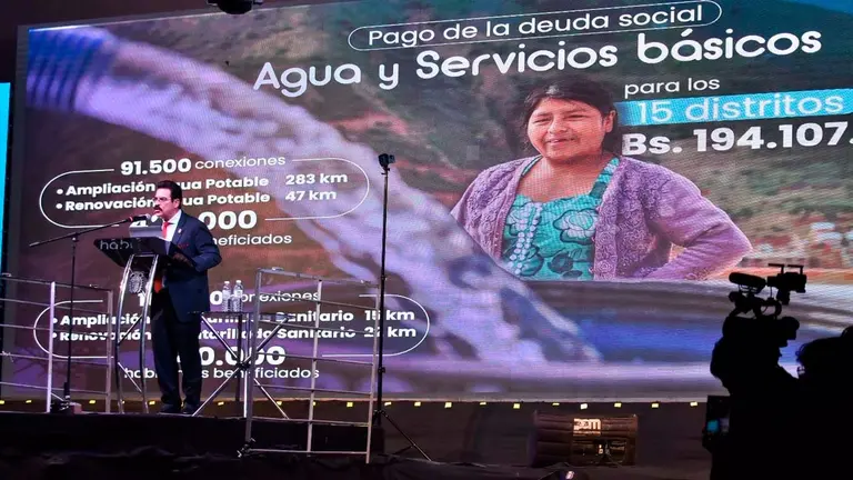 El alcalde de Cochabamba Manfred Reyes Villa en su informe de gesti&oacute;n. Dico Sol&iacute;s
