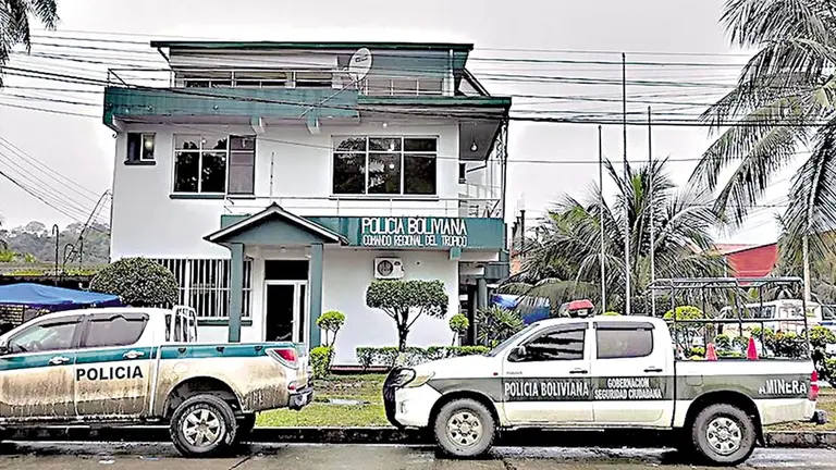 Frontis del Comando Regional de la Policía de Villa Tunari, en Cochabamba./ OPINIÓN