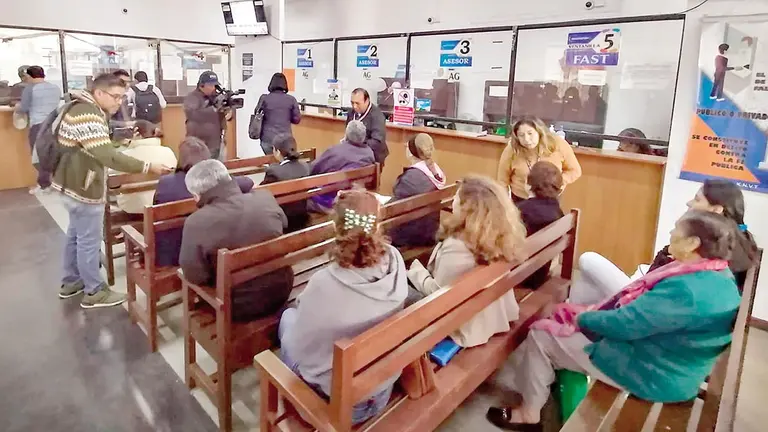 Oficinas de Derechos Reales en Cochabamba./ OPINI&Oacute;N