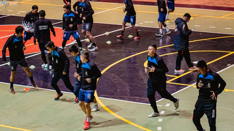 Entrenamiento del club orure&ntilde;o, previo a su participaci&oacute;n./ FMM