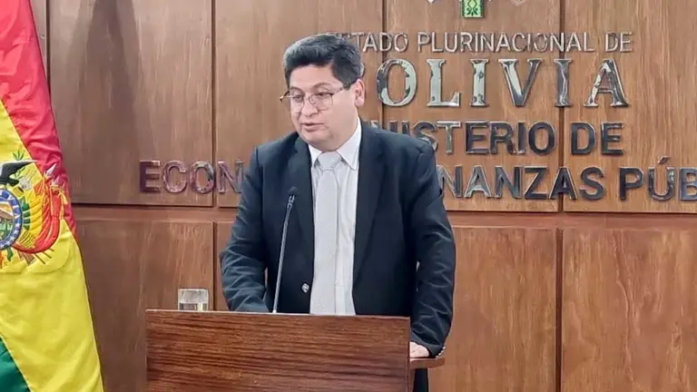 El ministro de Economía, Marcelo Montenegro, en conferencia de prensa./ APG