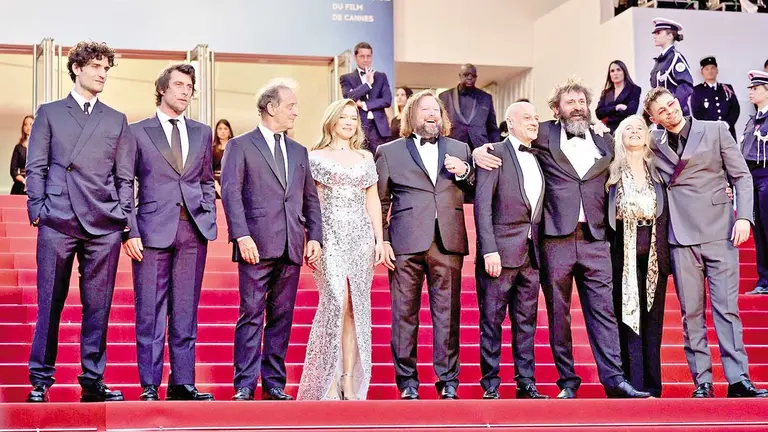 Actores y cineastas de la pel&iacute;cula &lsquo;Le Deuxi&egrave;me Acte&rsquo; en el Festival de Cannes 2024./ RRSS, FESTIVAL DE CANNES