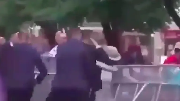 Momento del tiroteo a la autoridad de ese pa&iacute;s./ CAPTURA