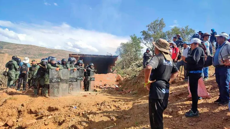 La Polic&iacute;a en el lugar del enfrentamiento, minutos despu&eacute;s. Cortes&iacute;a