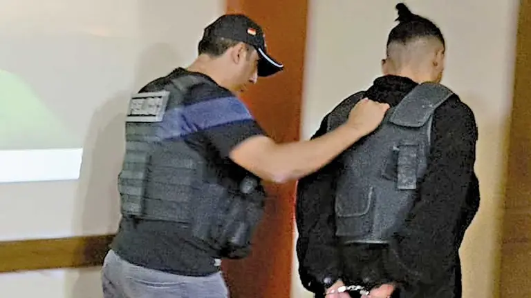 Elvis Franz G., conocido como El Franzua, en dependencias policiales./ MARIELA COSS&Iacute;O