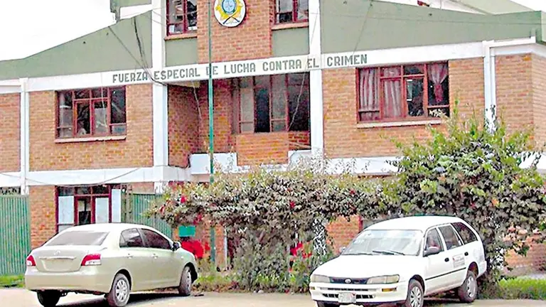 Frontis de la FELCC, donde la v&iacute;ctima realiz&oacute; su denuncia./ NO&Eacute; PORTUGAL
