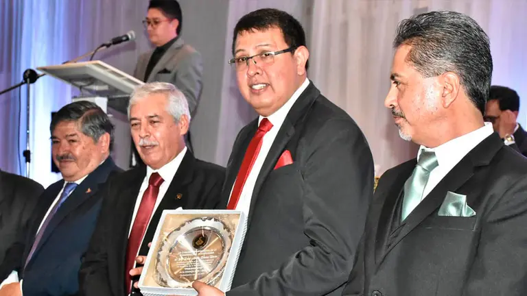 Ra&uacute;l Solares (c), durante el evento en Cochabamba./ DICO SOL&Iacute;S